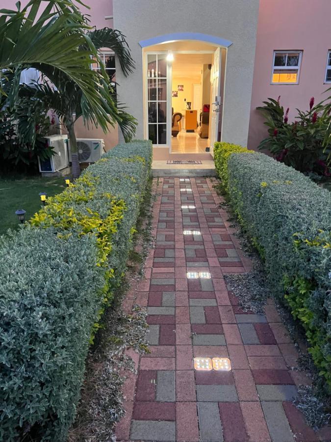 Comfort Rest Ocho Rios Exterior photo