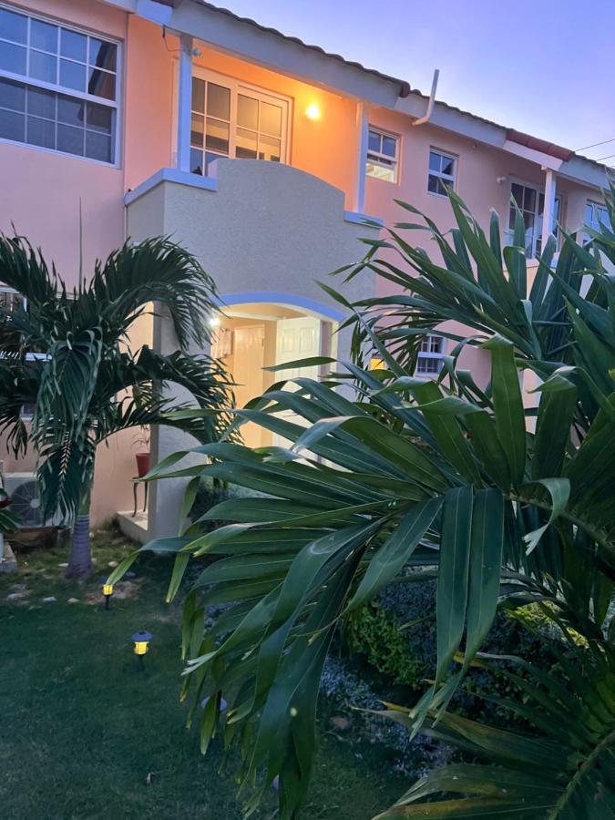 Comfort Rest Ocho Rios Exterior photo