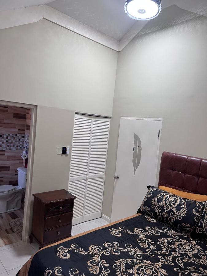 Comfort Rest Ocho Rios Exterior photo